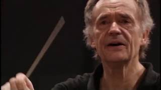 Au milieu de l'orchestre