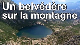 Un belvédère sur la montagne corse
