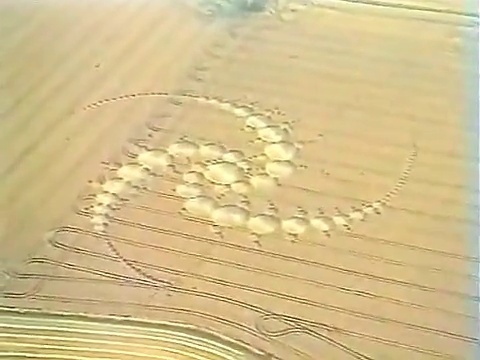 Documentaire Dossiers OVNI – Secrets & Réalités – Episode 8 – Signes : les crop circles (2/2)