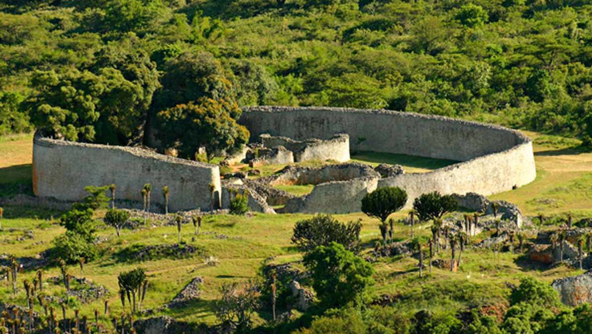 Enquêtes Archéologiques – Great Zimbabwe, un passé retrouvé