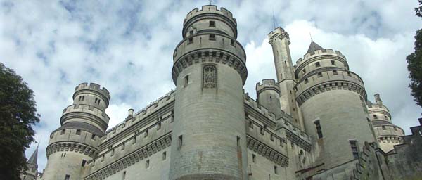 Les bâtisseurs de châteaux, maîtres d'oeuvre et artisans