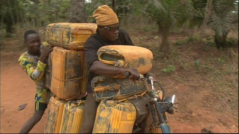 Documentaire Les routes de l’impossible – Nigeria – les esclaves de l’or noir