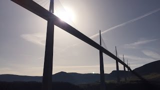 Ces ponts qui enjambent les montagnes