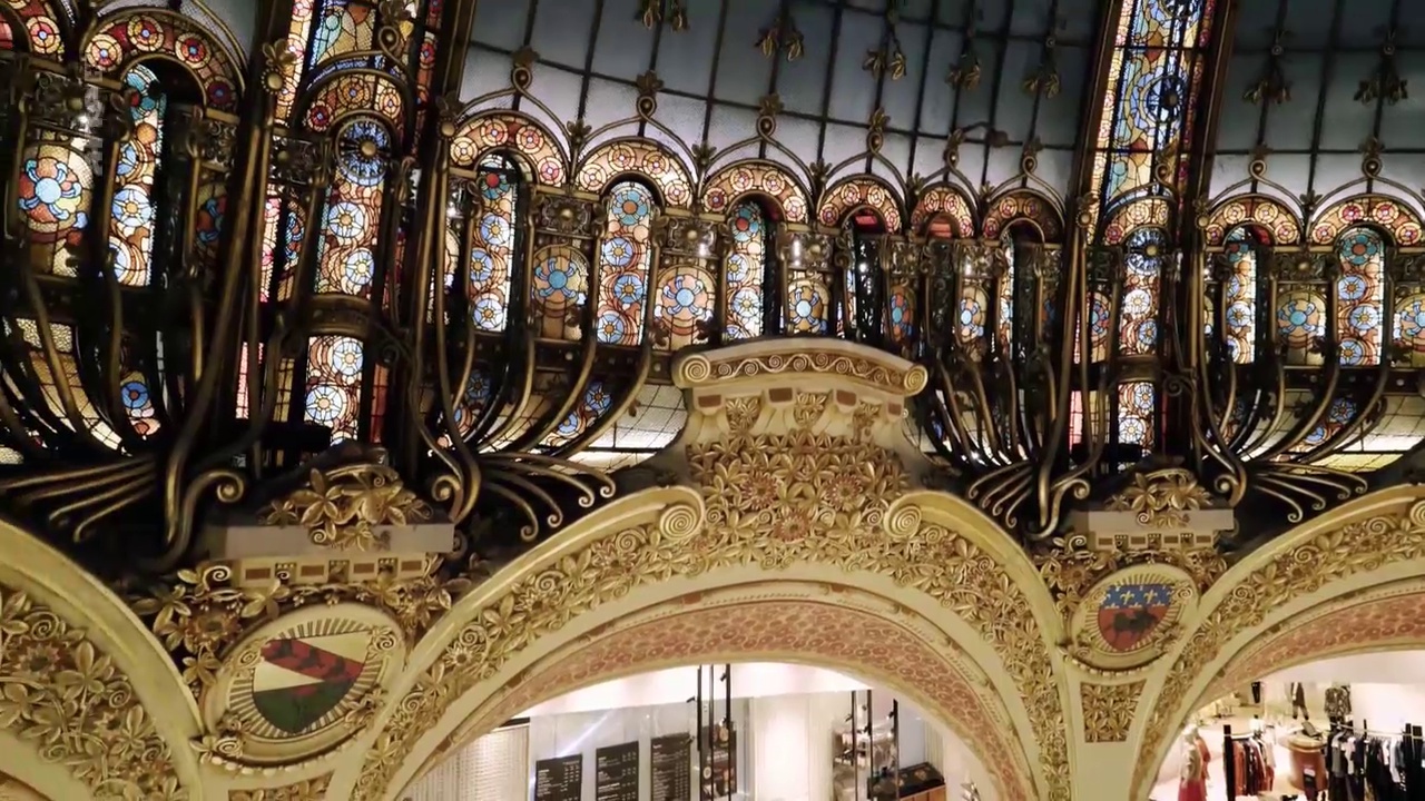 Les grands magasins, ces temples du rêve - Les Galeries Lafayette Paris