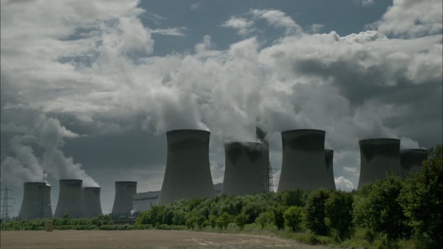 Menaces sur la forêt française