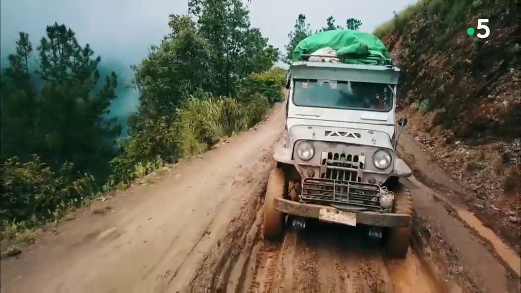 Documentaire Les routes de l’impossible : Birmanie, trompe-la-peur