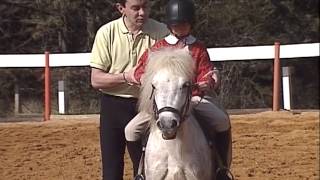 Julie au poney-club, découvrir les activités équestres
