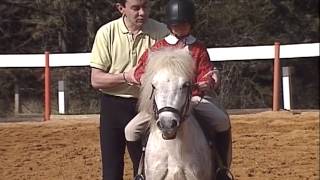 Documentaire Julie au poney-club, découvrir les activités équestres