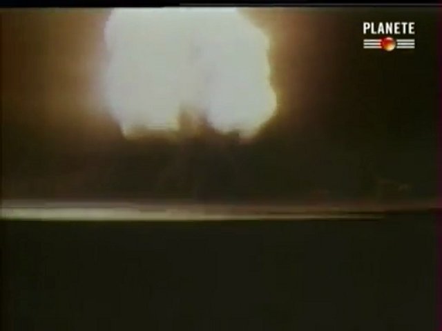 Bombe atomique, champignon mortel (1/2)