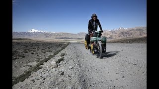 Documentaire Claude Marthaler, embrasser la terre ou les fascinants voyages de l’homme-vélo