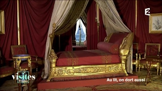 Le lit à baldaquin