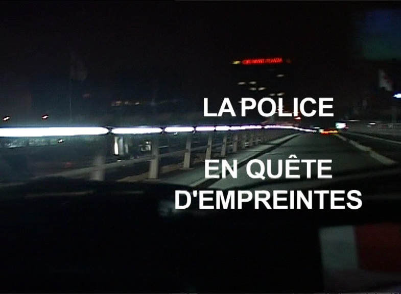 La police en quête d'empreintes