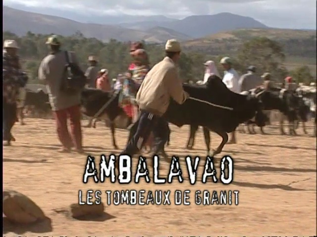 Latitude Malgache – Ambalavao. Les tombeaux des roi