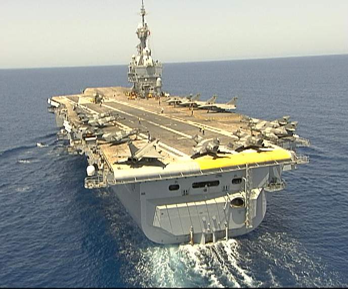 Le Charles De Gaulle - Le porte-avions en mission