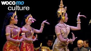 Documentaire Danse traditionnelle cambodgienne – En tournée avec les artistes du Ballet Royal du Cambodge