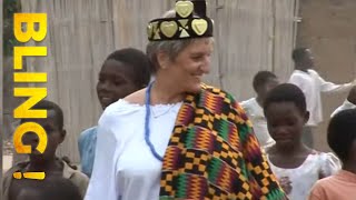 Documentaire Du travail de bureau à reine au Togo