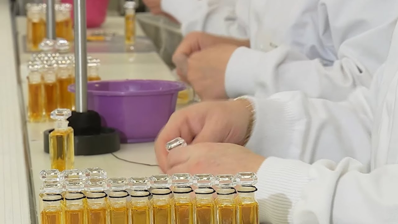 Chanel n°5, de la fleur au flacon
