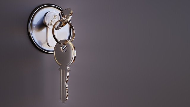 Pourquoi faire appel à un serrurier en urgence pour une porte claquée ?