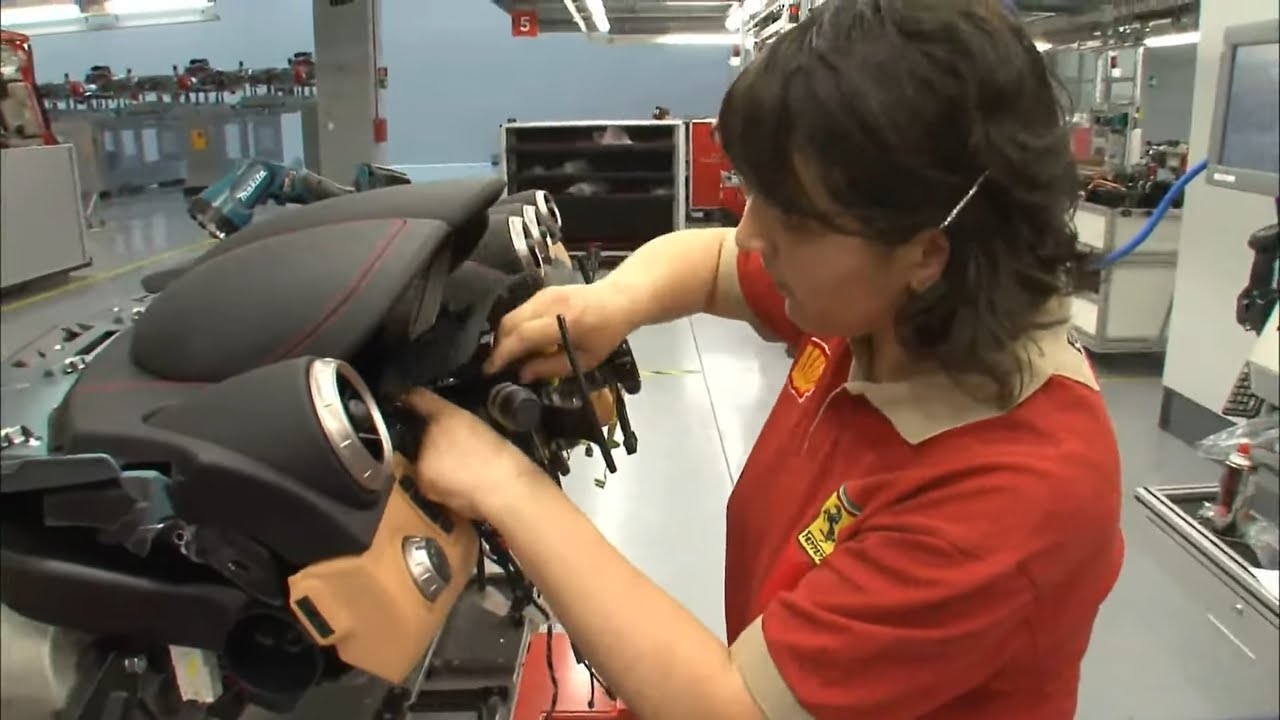 Au coeur de l'usine Ferrari