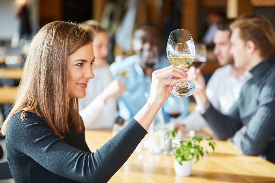 Passionnés de gastronomie : l'importance de vous initier à l'œnologie