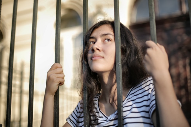 Documentaire Pourquoi organiser un escape game pour un enterrement de vie de jeune fille ?