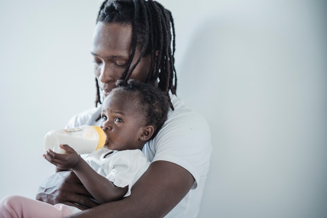 Découvrez le lait Guigoz pour les bébés