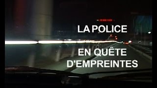 La police en quête d'empreintes