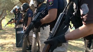 Armes, sur les traces des réseaux clandestins
