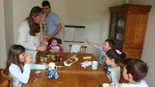 Documentaire Pas évident de gérer 9 enfants le matin !