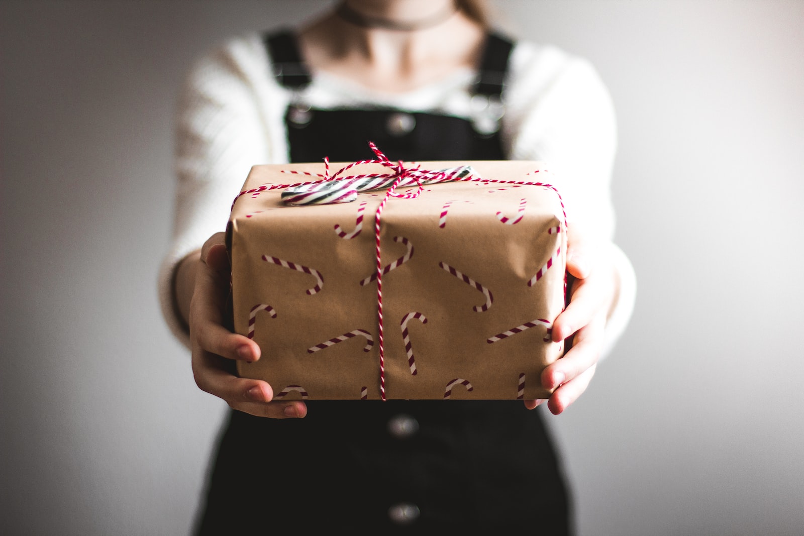 Des moyens d'économiser de l'argent sur les cadeaux pour vos parents
