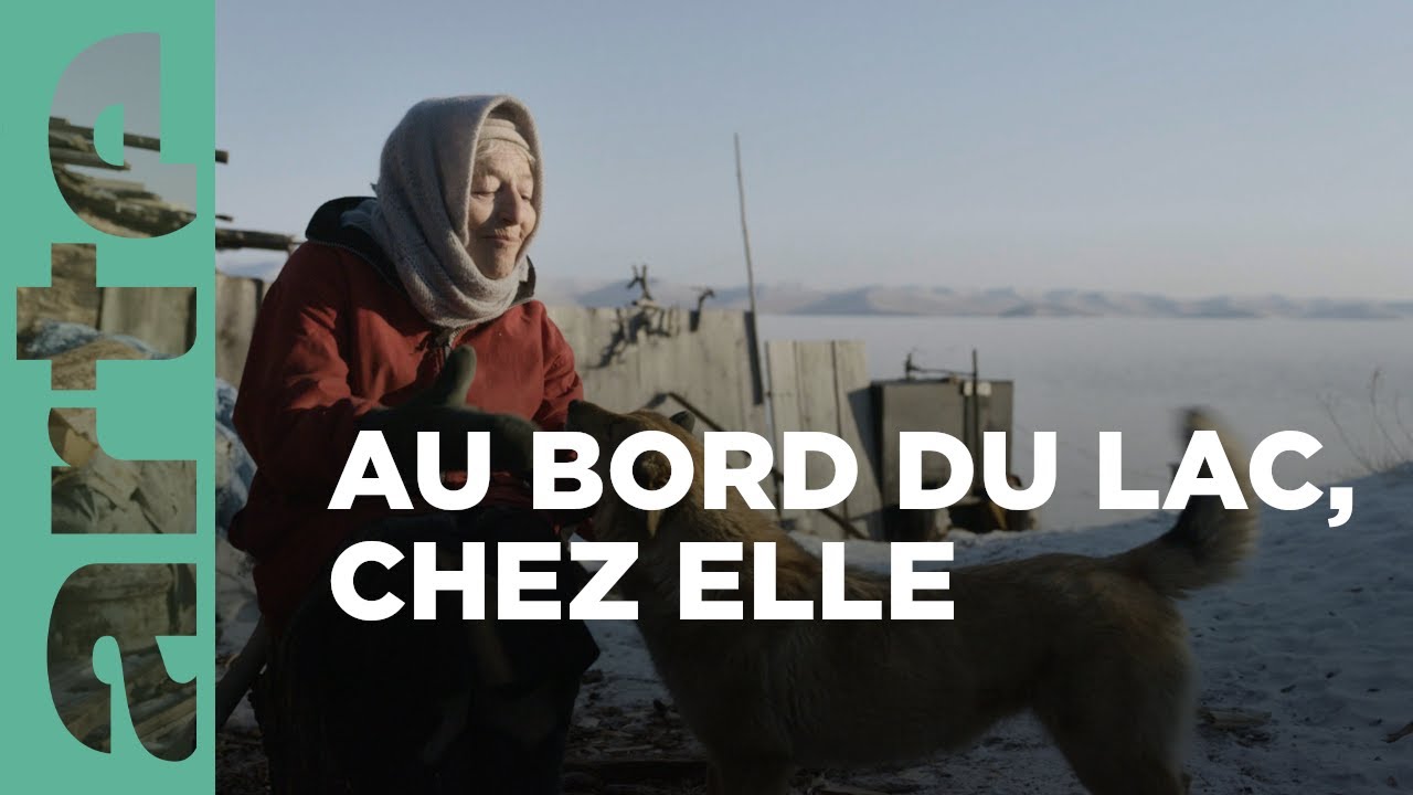 La mamie patineuse du lac Baïkal