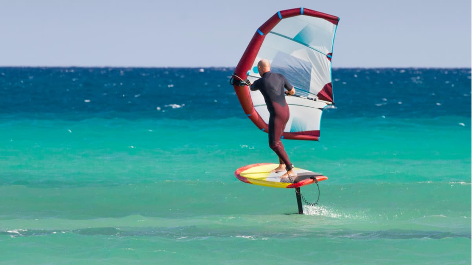 Le Wing Foiling pourrait être le prochain grand sport nautique - Voici comment commencer