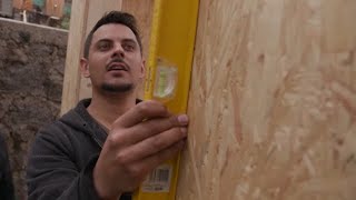 Il gagne de l’argent en montant lui même son extension de maison