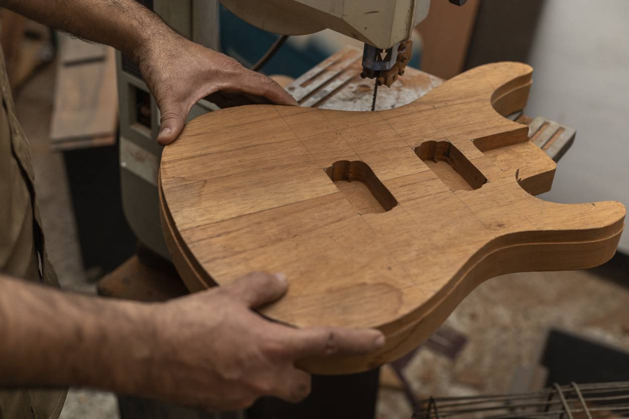luthier réparation instrument à cordes