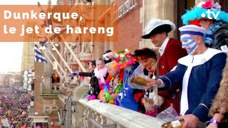 Dunkerque : il jette des harengs dans la foule !