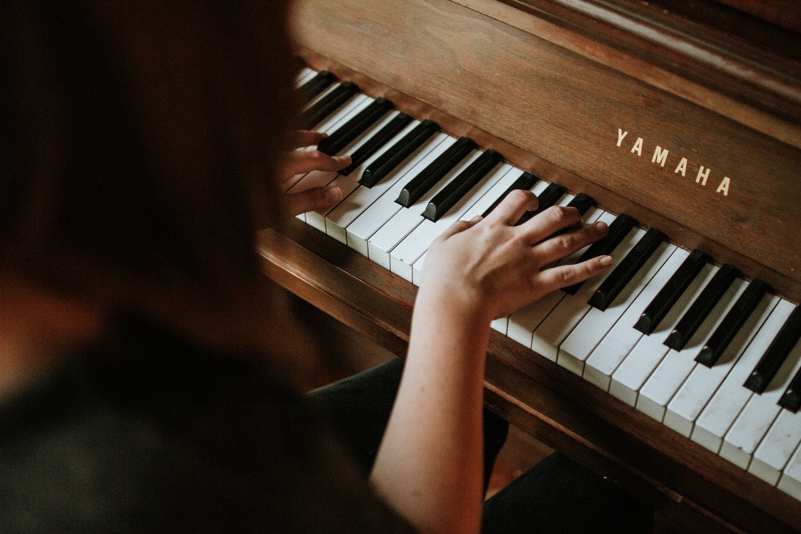 Documentaire Apprendre le piano : par où commencer et comment progresser ?