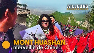 Ces touristes grimpent à 2200m pour un coucher de soleil