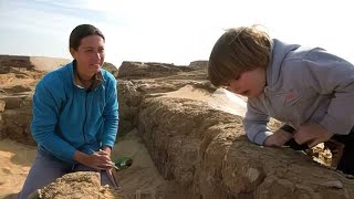 En Égypte, elle déterre l'histoire à coup de pinceau