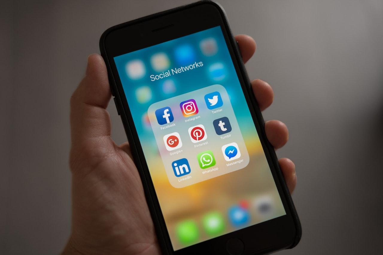 L'évolution de la publicité sur Instagram / Facebook: du simple statut à la publicité ciblée