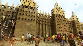 Ils ont fait une énorme mosquée avec de la boue !
