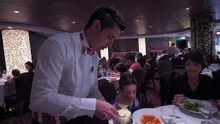 L'organisation militaire des cuisines d'un bateau de croisière