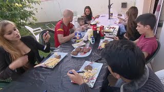 Documentaire Cette famille modeste de 7 enfants est bien contente de vivre en France