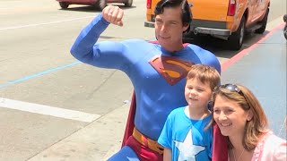 Documentaire Superman, garçon de café à ses heures perdues