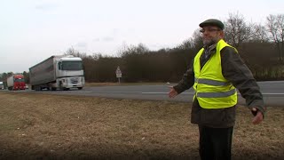 Le maire qui coursait les camions dans son village