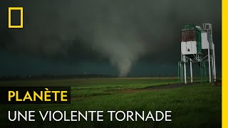 Documentaire Une terrifiante tornade se forme lors d’un violent orage
