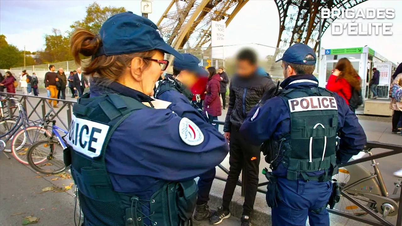 Documentaire Gendarmerie à la Tour Eiffel : ils luttent contre la délinquance quotidienne