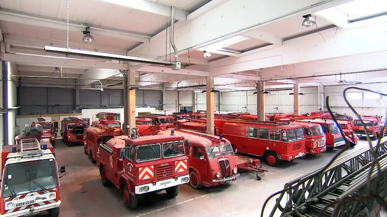 Documentaire Grande collection de 150 véhicules de pompiers