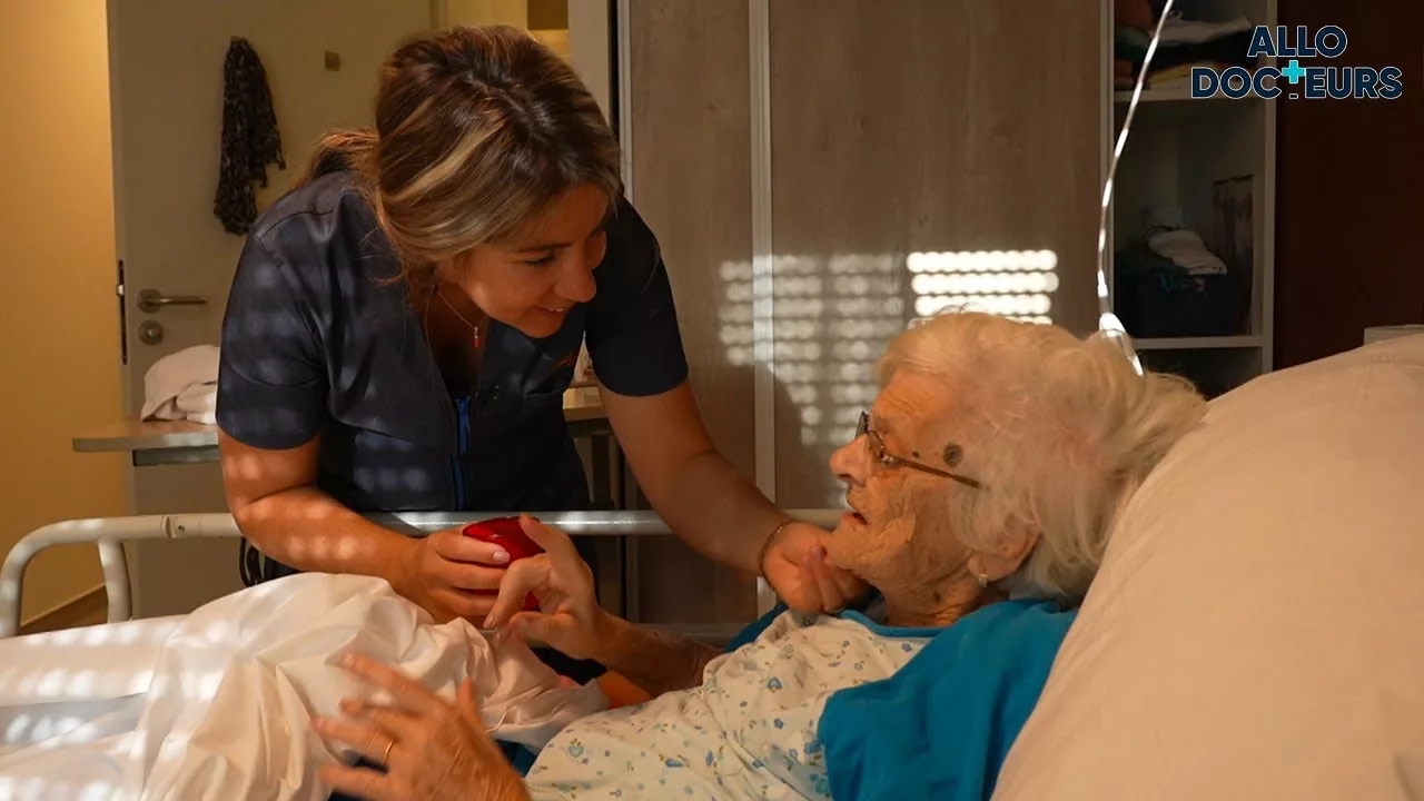 Documentaire Le lien spécial entre cette infirmière et sa patiente à l’EHPAD