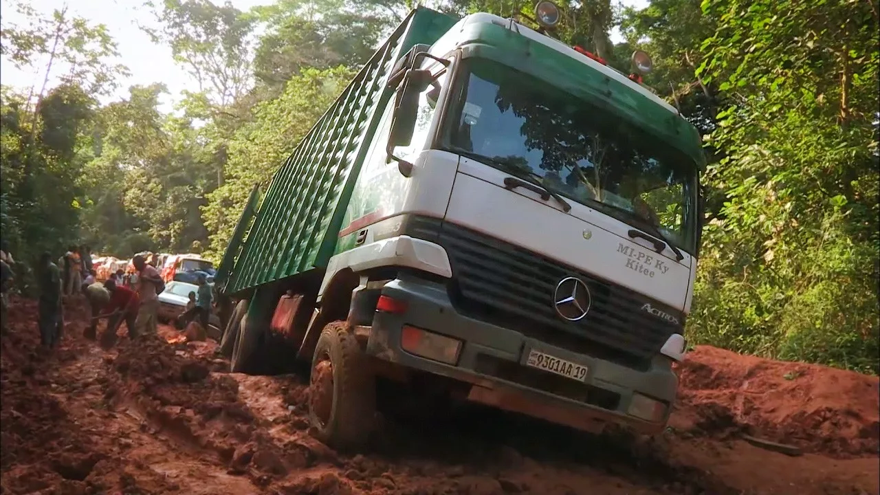 Documentaire La pire route qu’on puisse trouver au Congo !