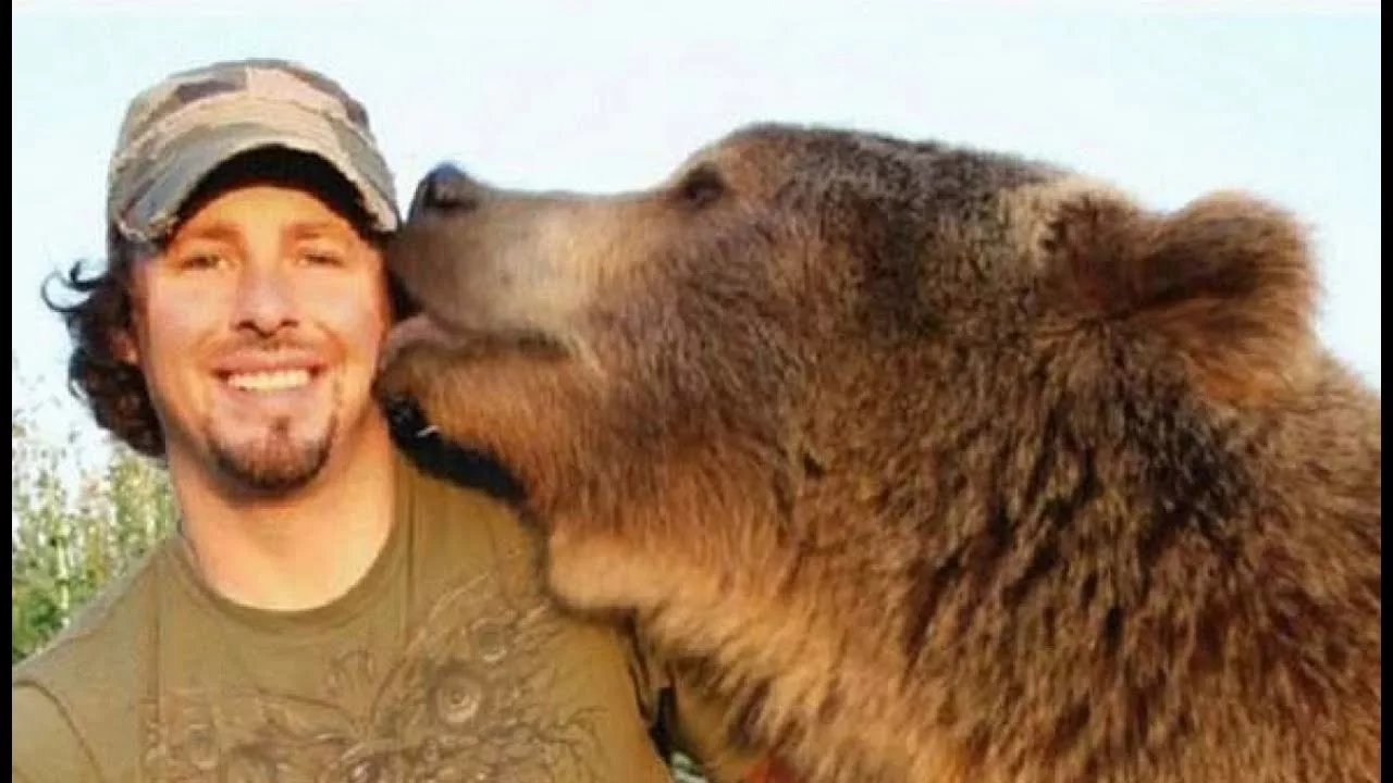 Documentaire Un homme meilleur ami d’un ours grizzly